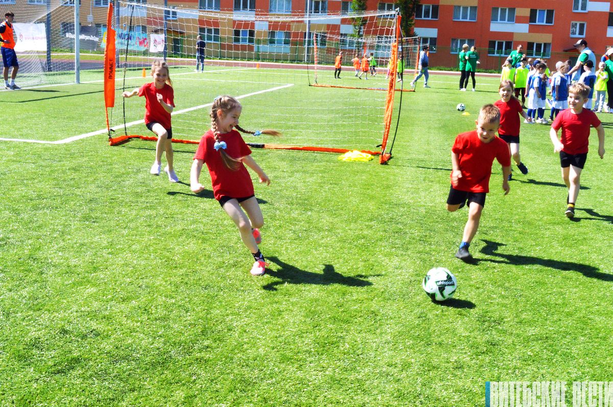 В Витебске стартовал фестиваль футбола для детей