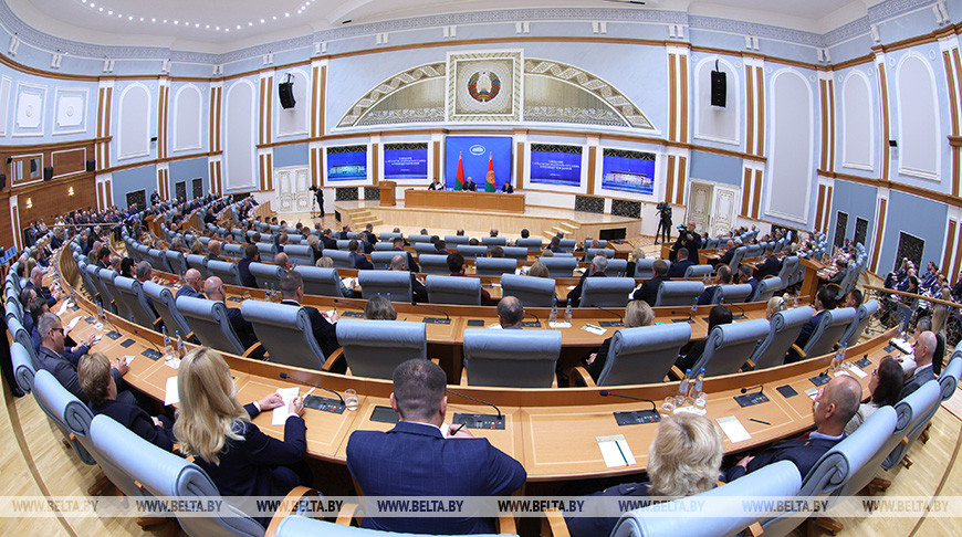 Лукашенко ориентирует банки на финансовую поддержку экономики