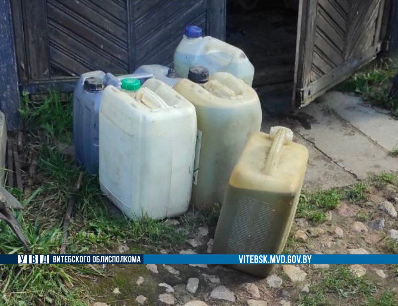 В Чашникском районе изъято 130 литров окрашенного топлива