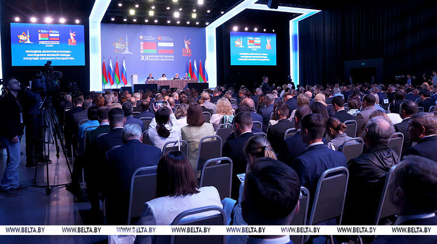 Кочанова: Запад ведет против нас гибридную войну в экономике, политике, информационной сфере 