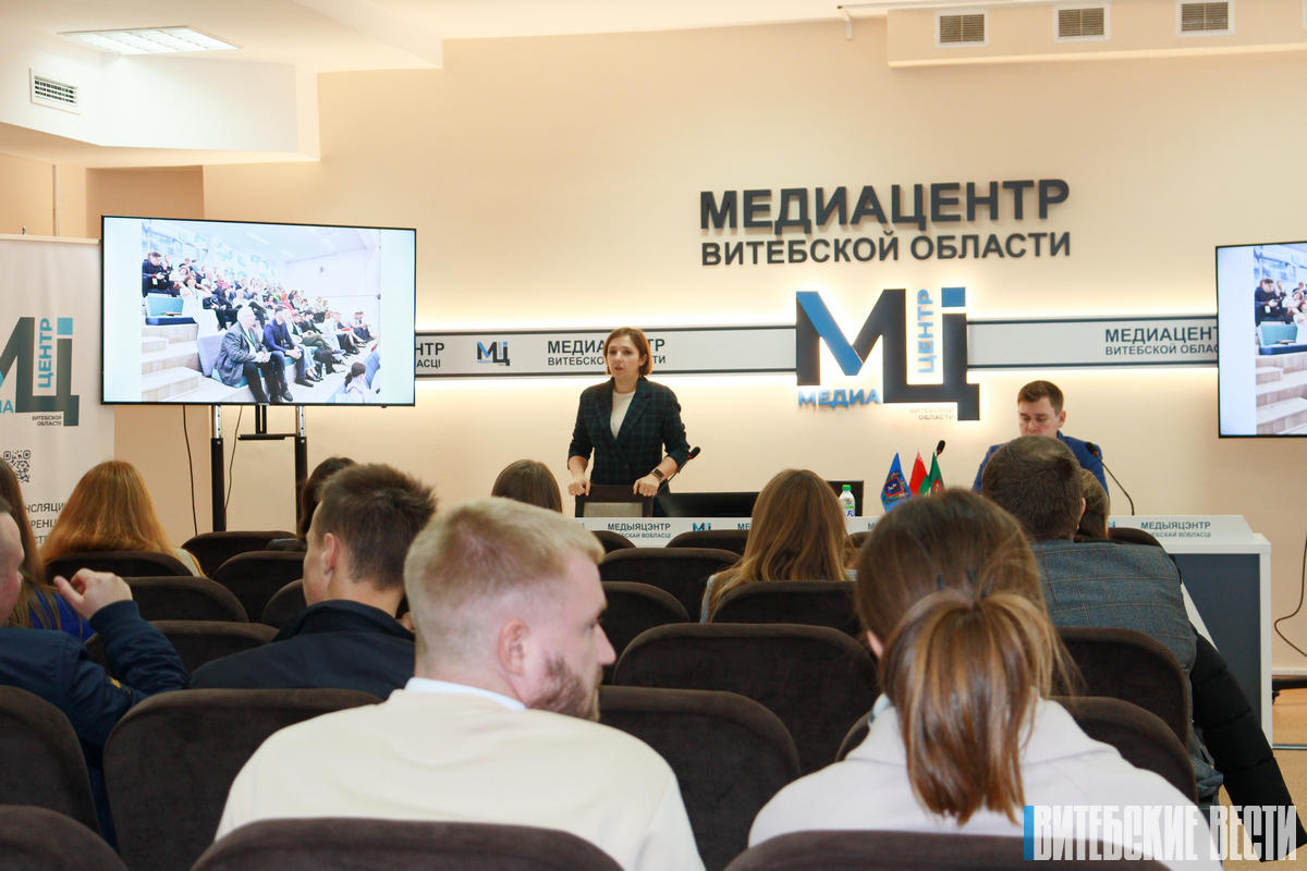 Фотофакт: Кадровый резерв руководящих кадров Витебщины встретился с главным редактором областной газеты «Витебские вести» Натальей Камлёвой