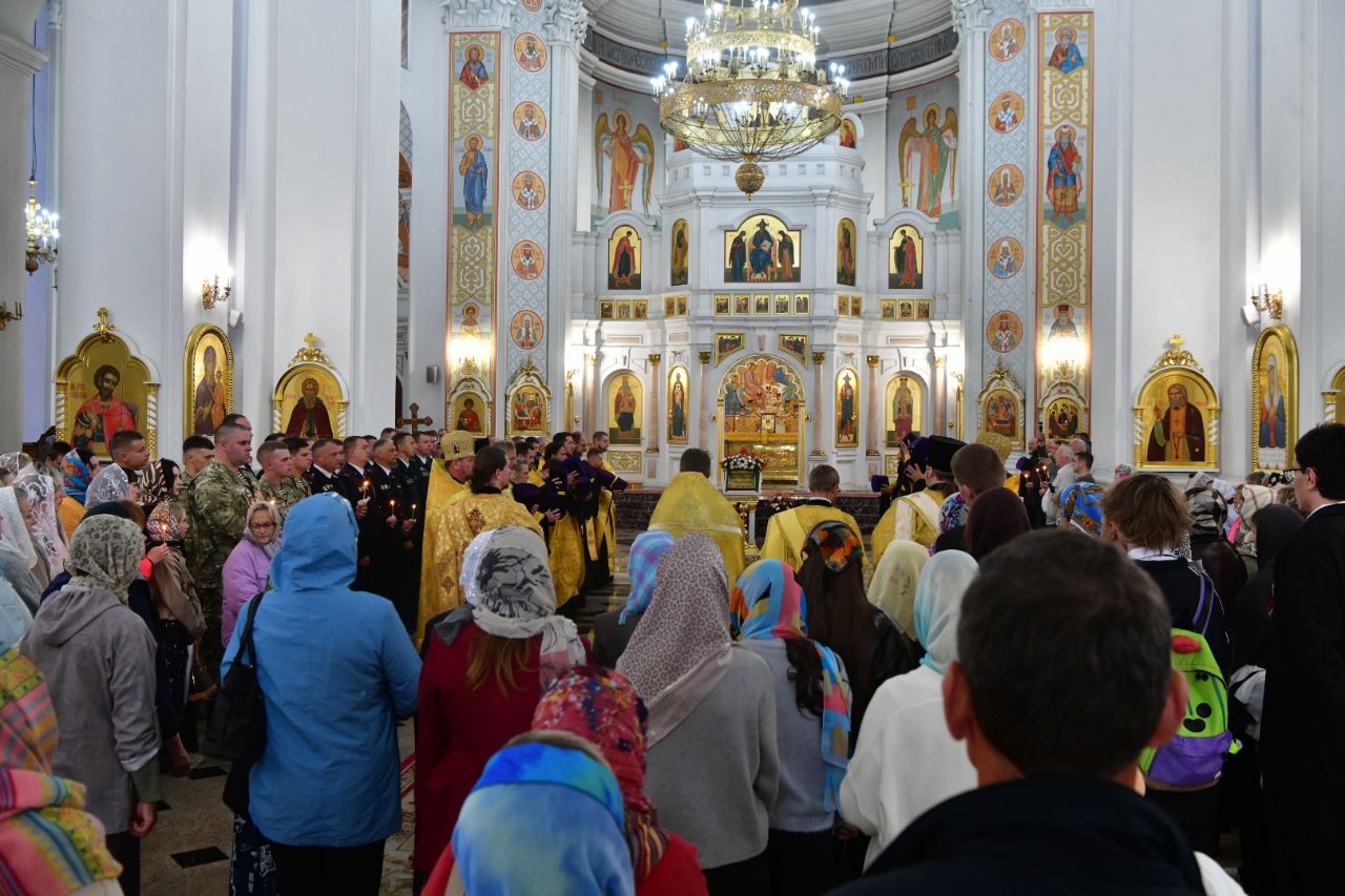 Под сводами веры. В Витебске в День народного единства прошел общегородской молебен «За единую Беларусь!»