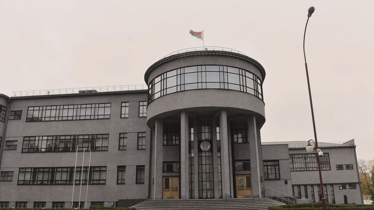 Наталья Кочанова поздравляет жителей Витебской области с Днем народного единства