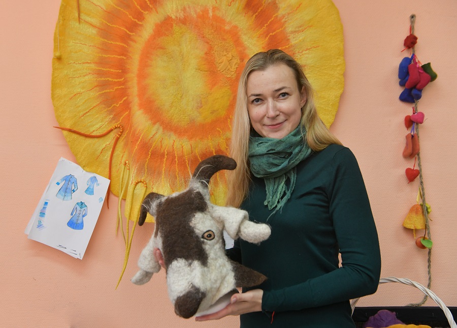 Руководитель кружка ДПИ витебского предприятия «Элект» Юлия Ардынова: «Мы все равны в своем желании и умении творить, зрячие мы или слепые»