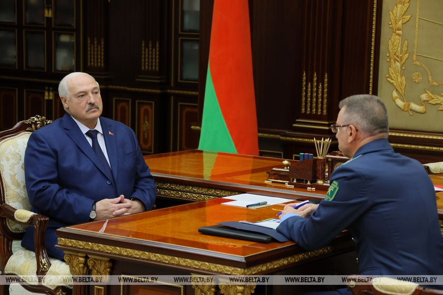 "Что случилось на границе? Поляки чудят?" Лукашенко принял с докладом председателя ГТК