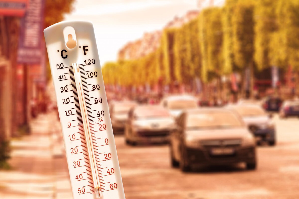 МВД напоминает о правилах безопасности на дорогах в жару и во время грозы