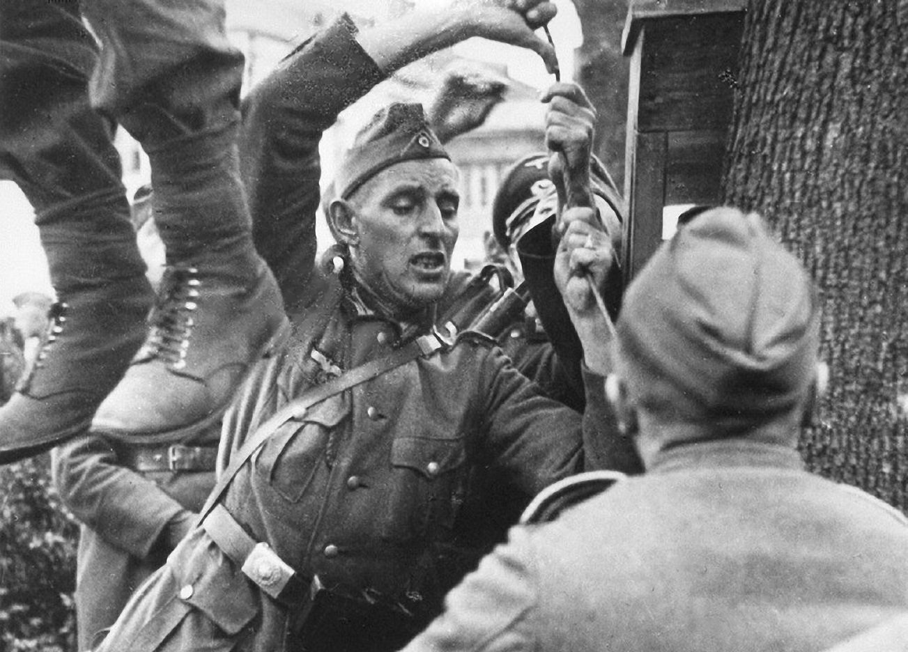 История одной фотографии. Как в годы Великой Отечественной войны нацисты в Витебске казнили мирного жителя  
