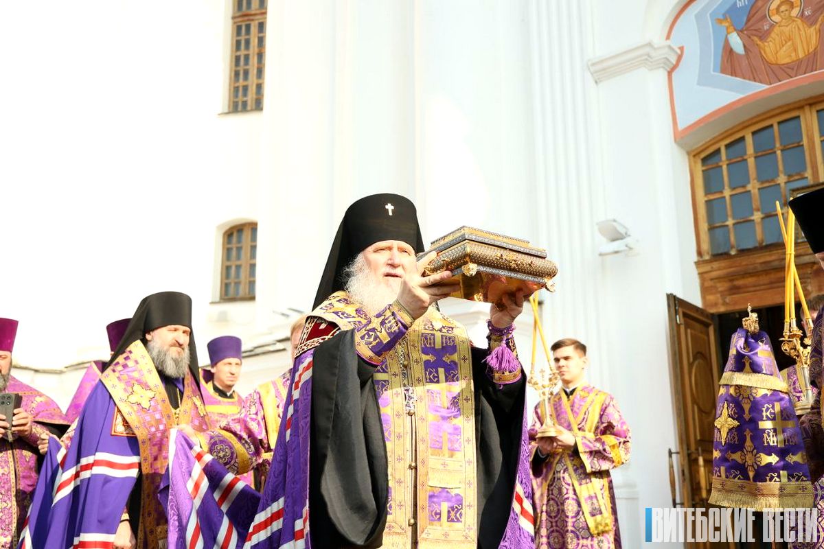 Ковчег с частицей пояса Пресвятой Богородицы прибыл в Свято-Успенский кафедральный собор Витебска