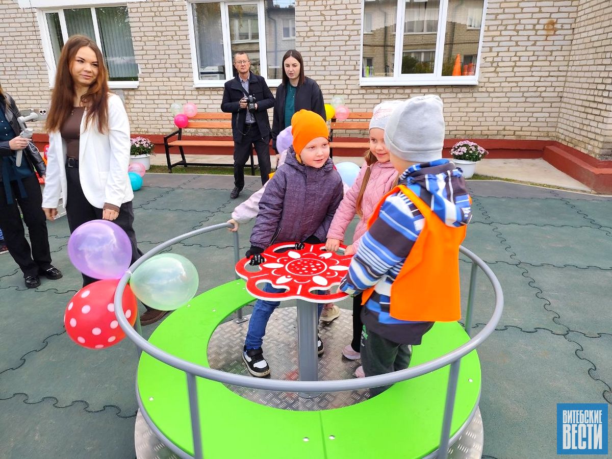 «Мозаика сердец»: в Глубоком открыли детскую инклюзивную площадку