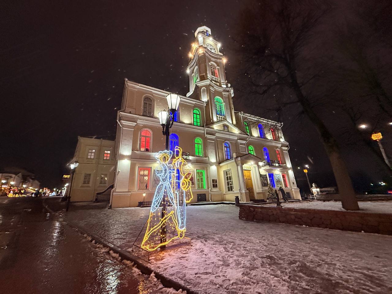Фотофакт: заснеженный Витебск вечером