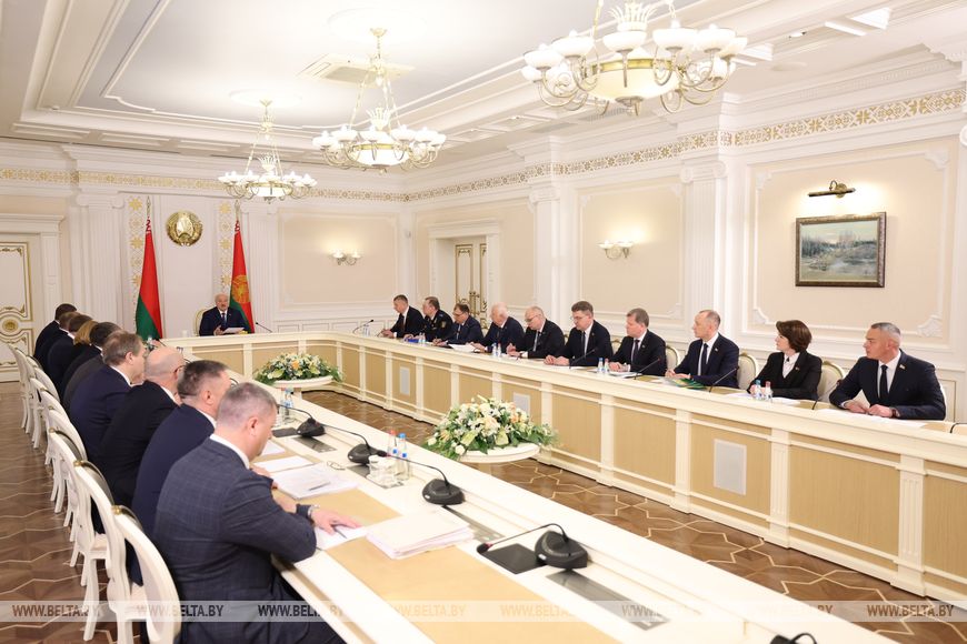 Лукашенко потребовал запретить банкам переводы в пользу иностранных организаторов азартных игр