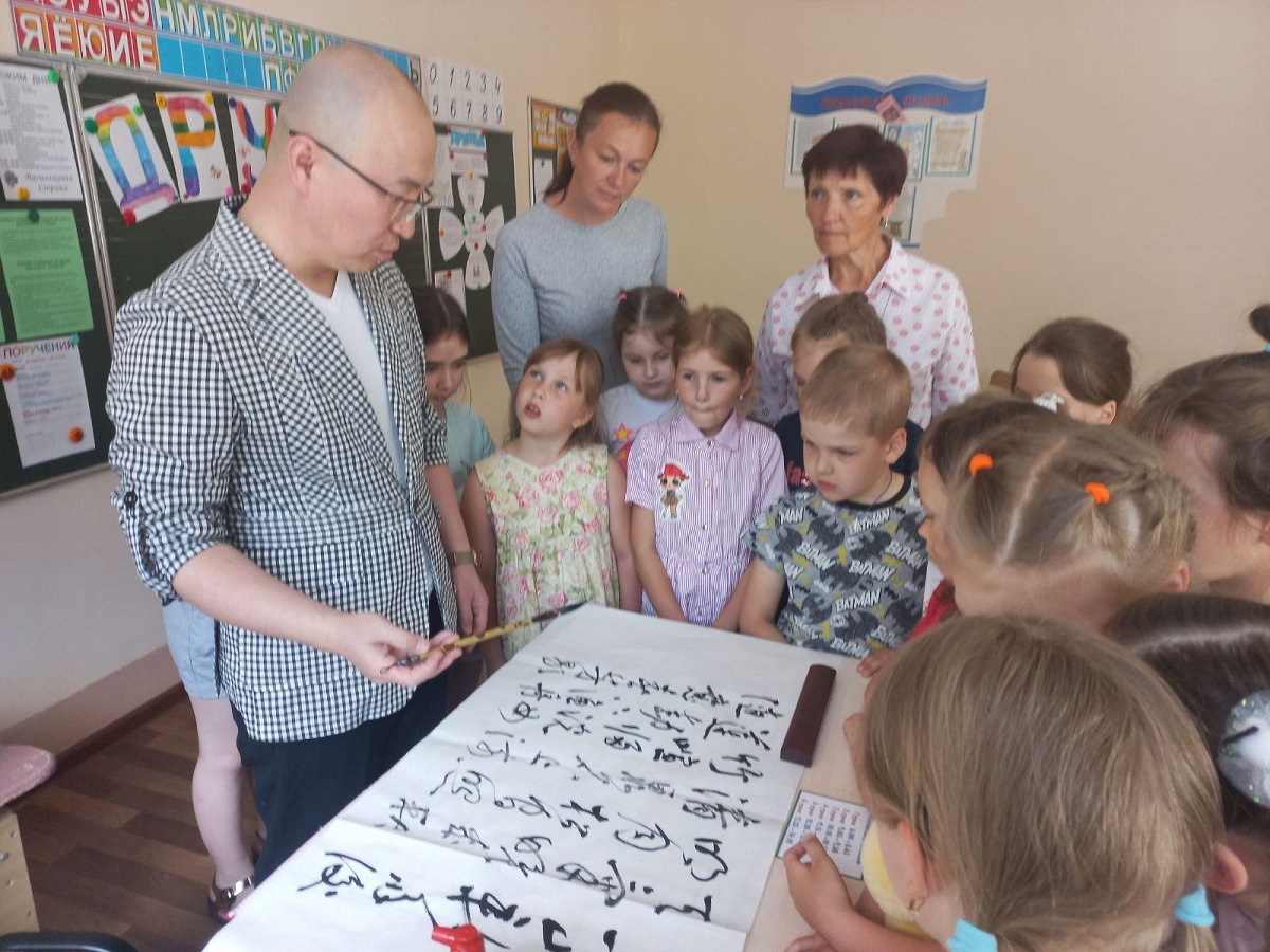 Учащиеся СШ №2 Новолукомля в следующем году будут факультативно изучать китайский язык