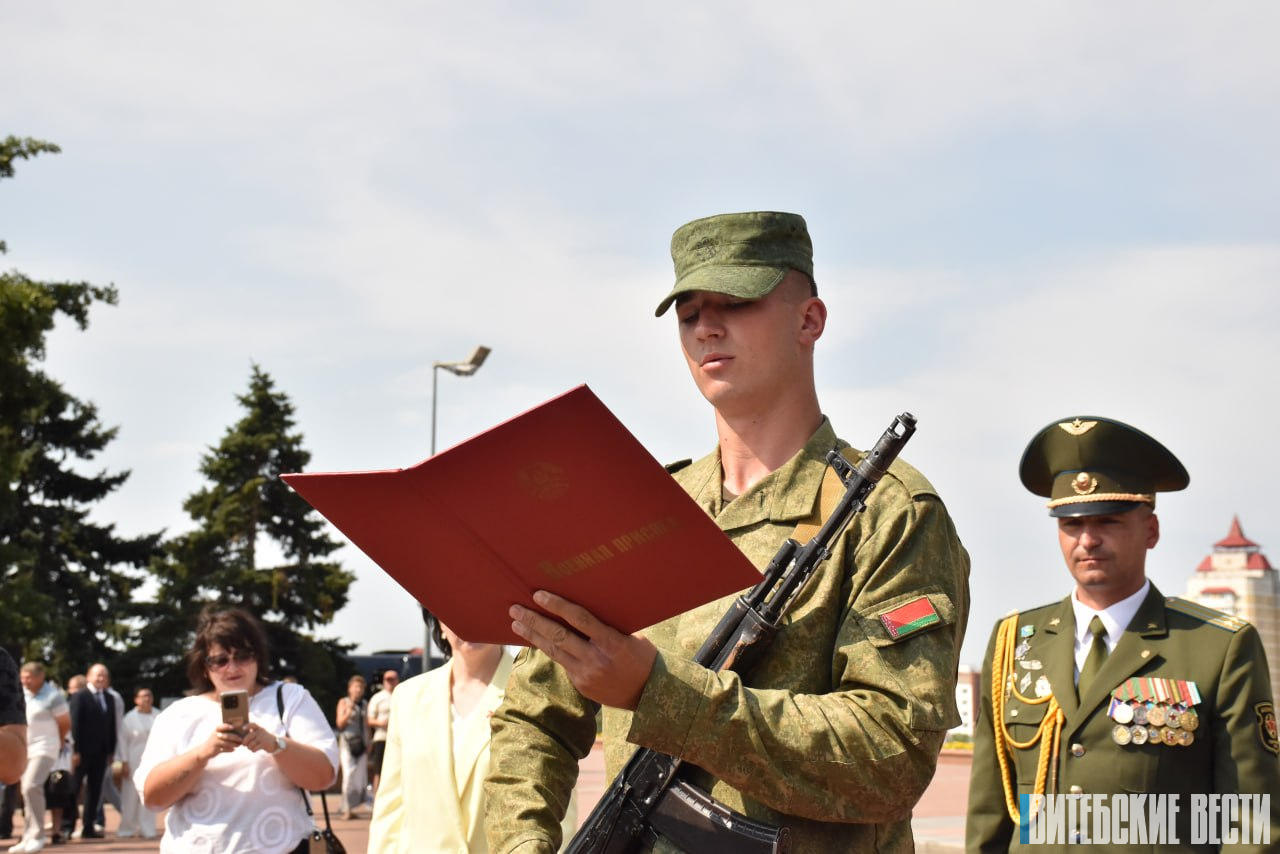 83 выпускника военной кафедры ВГУ присягнули на верность Родине и белорусскому народу
