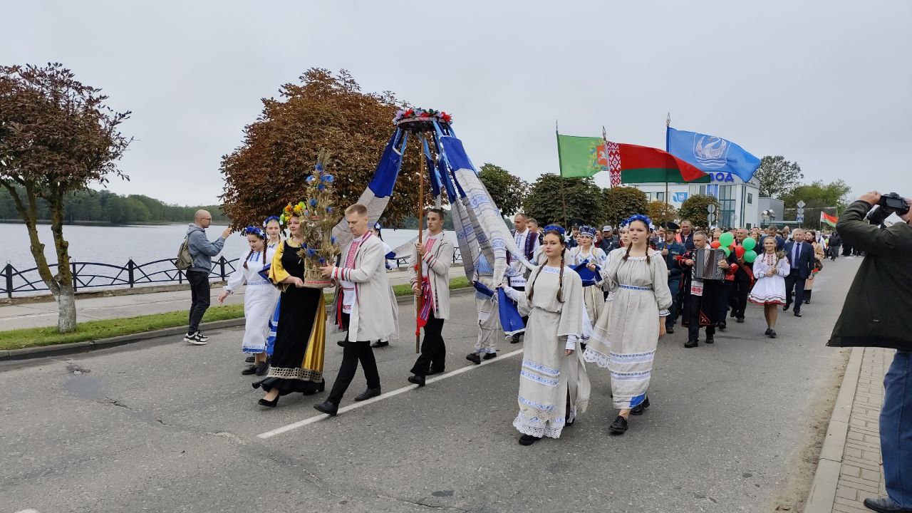 В Миорах проходит экологический фестиваль «Жураўлі і Журавіны»