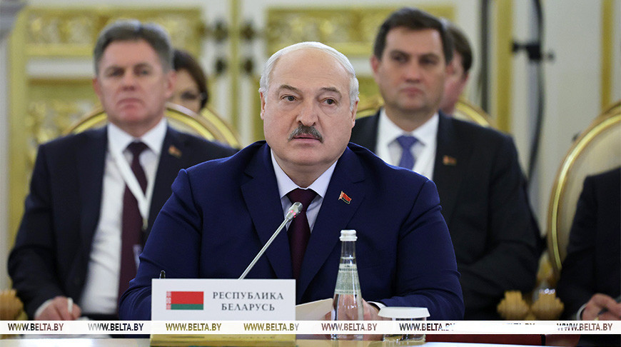 "Помним героев, боль и горе". Лукашенко проникновенно представил обращение глав СНГ к 80-летию Победы