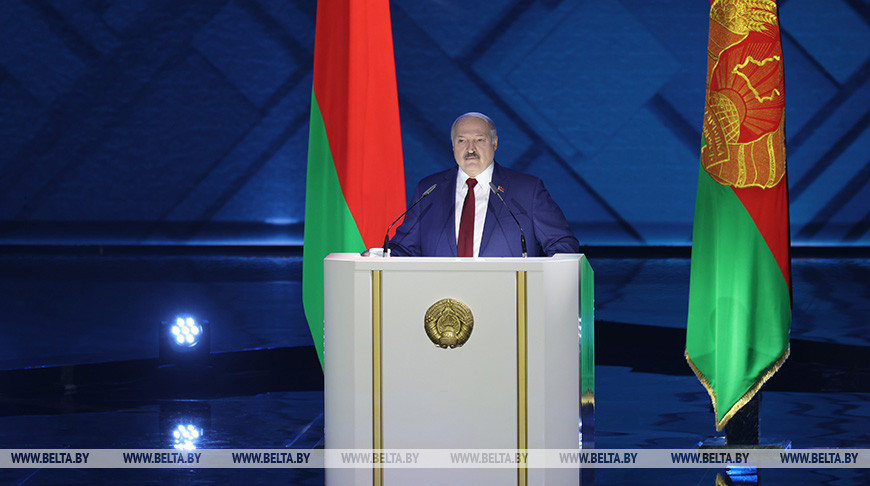 Александр Лукашенко: 2022-й станет годом обновления и позитивных преобразований