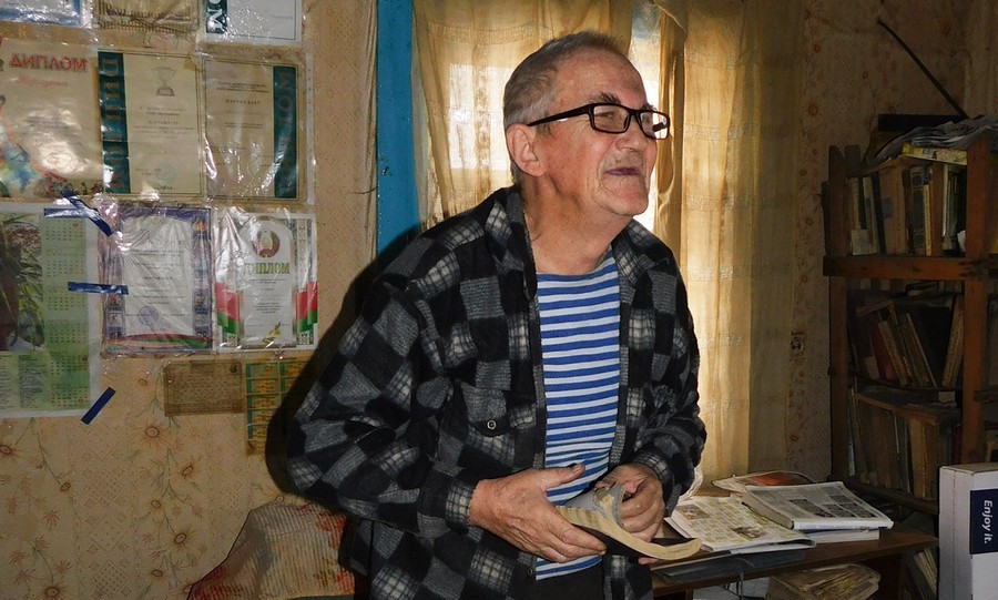 73-летний Сергей Захарченко из Шарковщинского района мечтает издать сборник составленных им крестословиц