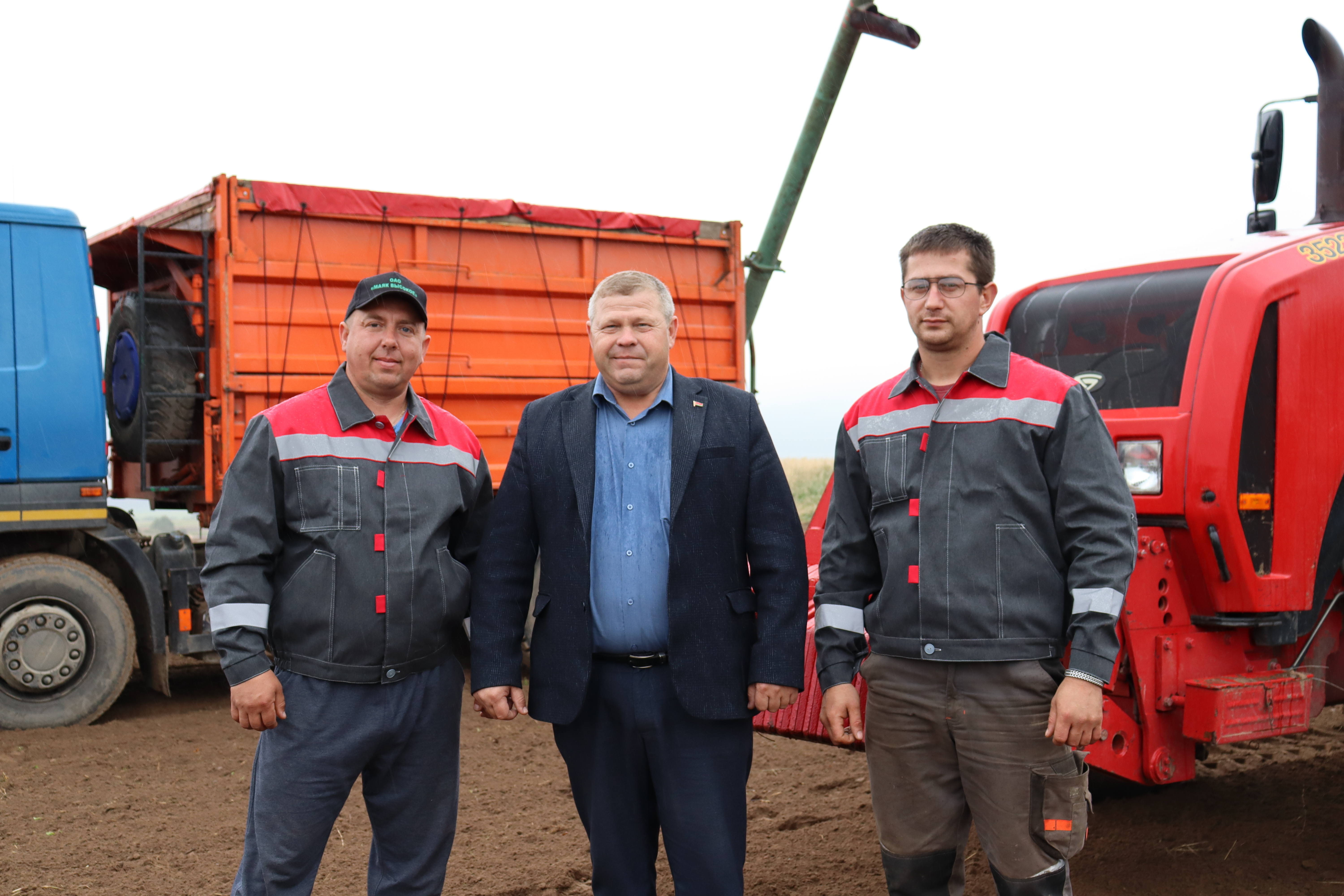 ОАО «Маяк-Высокое» намолотило 11 571 тонну зерна на полях Оршанского района