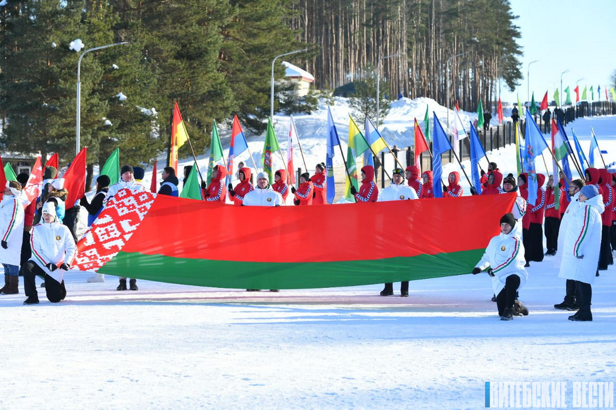В Городке стартовал спортивно-художественный праздник "Витебская лыжня"