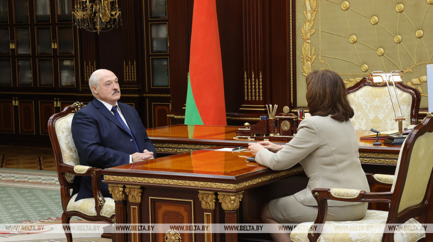 "Что говорит народ?" Лукашенко провел рабочую встречу с Кочановой