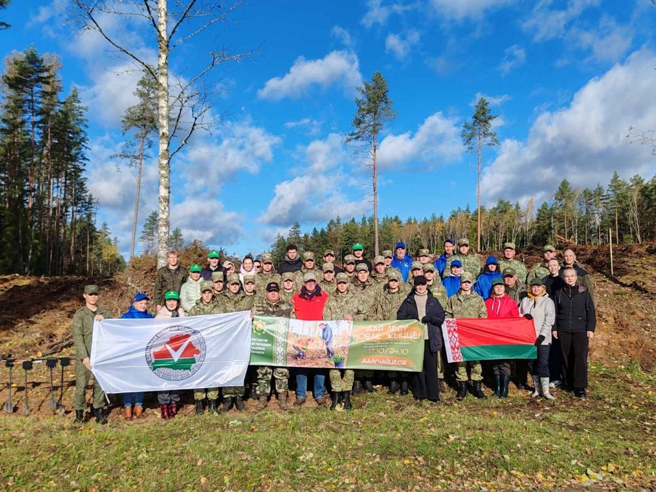 От леса – до фруктового сада. В Верхнедвинском районе прошла зеленая акция