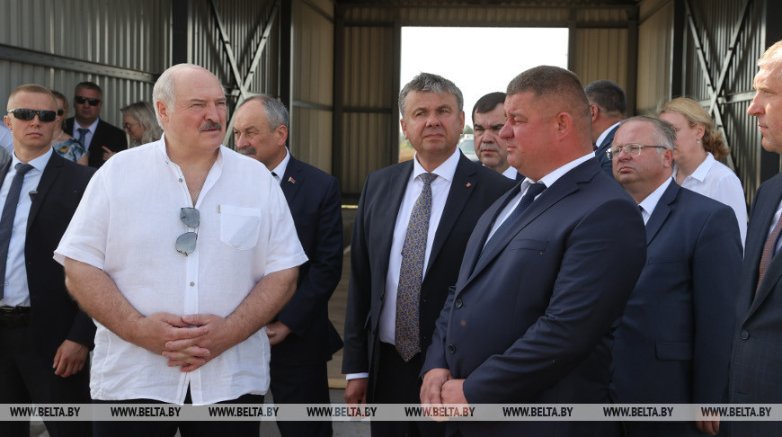 "Задача номер один". Лукашенко требует шире использовать семена отечественной селекции