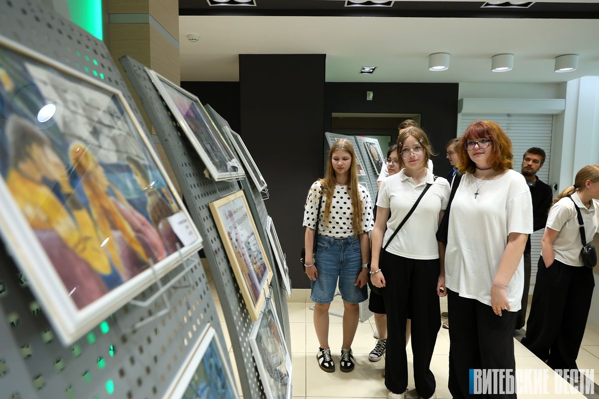 В Витебском областном управлении Беларусбанка открылась выставка детских рисунков
