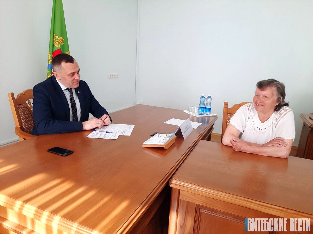 ФОТОФАКТ: Александр Субботин проводит прием граждан в Витебском облисполкоме