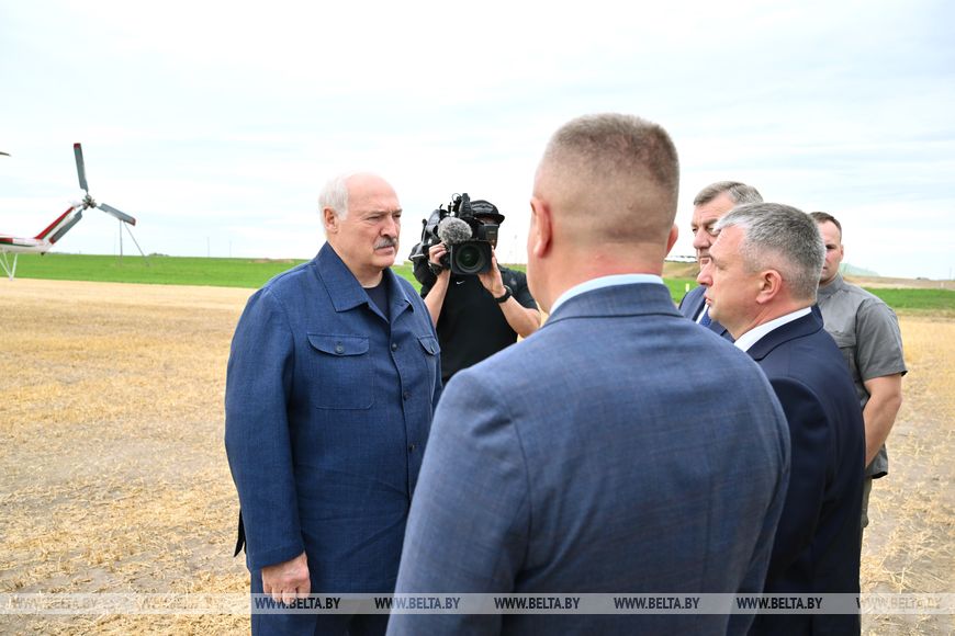 Фермерские хозяйства - в центре внимания. Лукашенко совершает рабочую поездку в Житковичский район