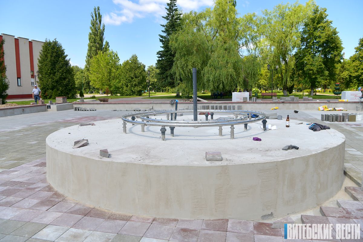 В Новолукомле ко Дню города откроют светомузыкальный фонтан