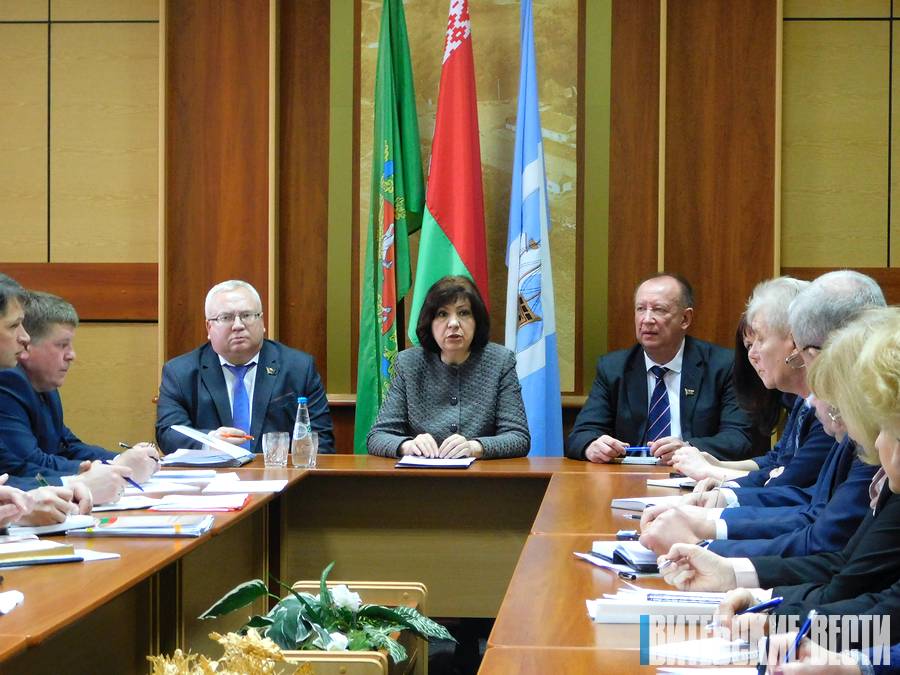 Наталья Кочанова встретилась с депутатским активом Витебской области