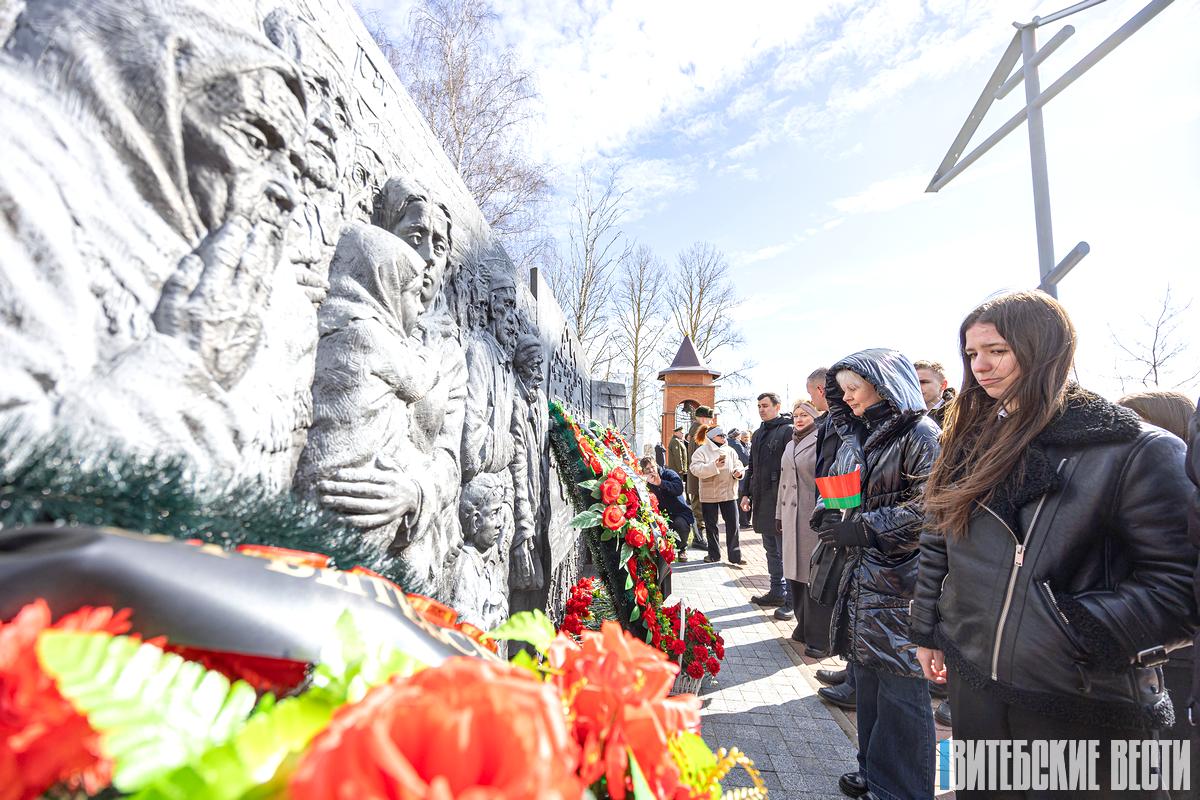 В Витебске на месте бывшего концлагеря «5-й полк» почтили память жертв фашизма