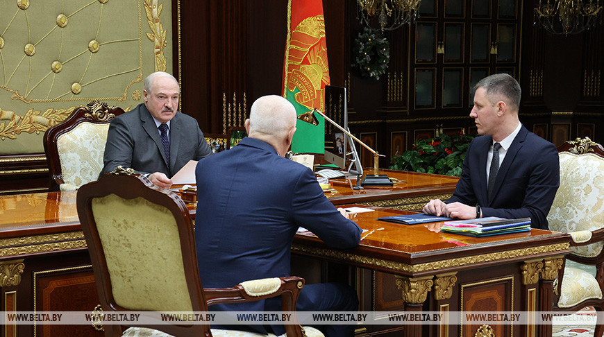 Александр Лукашенко о жилье с господдержкой: абсолютный приоритет - многодетные семьи и люди в погонах