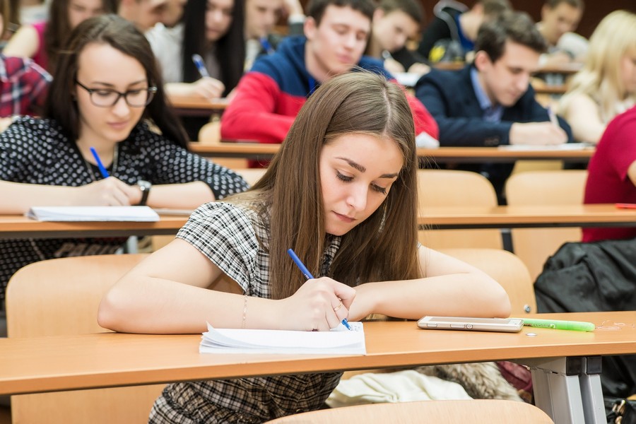 Больш за 60% выпускнікоў з Пастаўскага раёна паступіла ў ВНУ ў 2020 годзе – гэта найлепшы вынік за пяцігодку