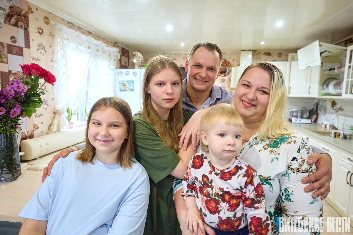 Многодетный отец из Лепельского района Дмитрий Голубец поделился секретами воспитания троих дочерей