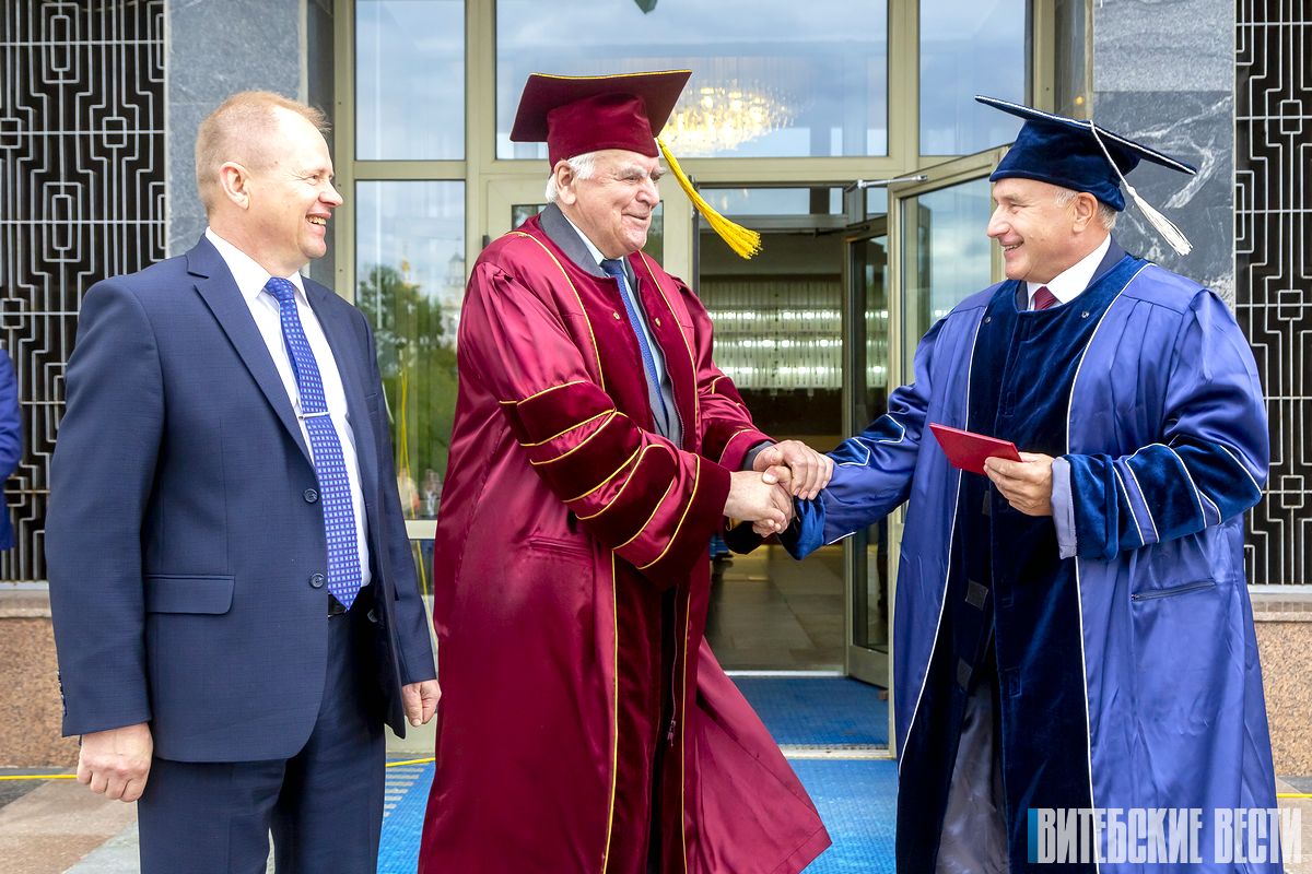 Николаю Шерстнёву присвоили звание почетного профессора Витебской ветеринарной академии