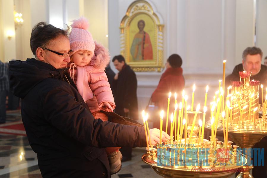 Страстная неделя началась у православных верующих