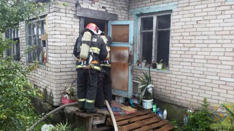 В Верхнедвинске на пожаре спасли трех пенсионерок