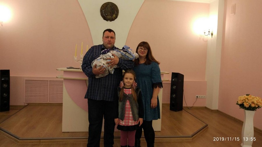 В загсе Витебского райисполкома зарегистрировали сотого малыша, родившегося в районе в этом году