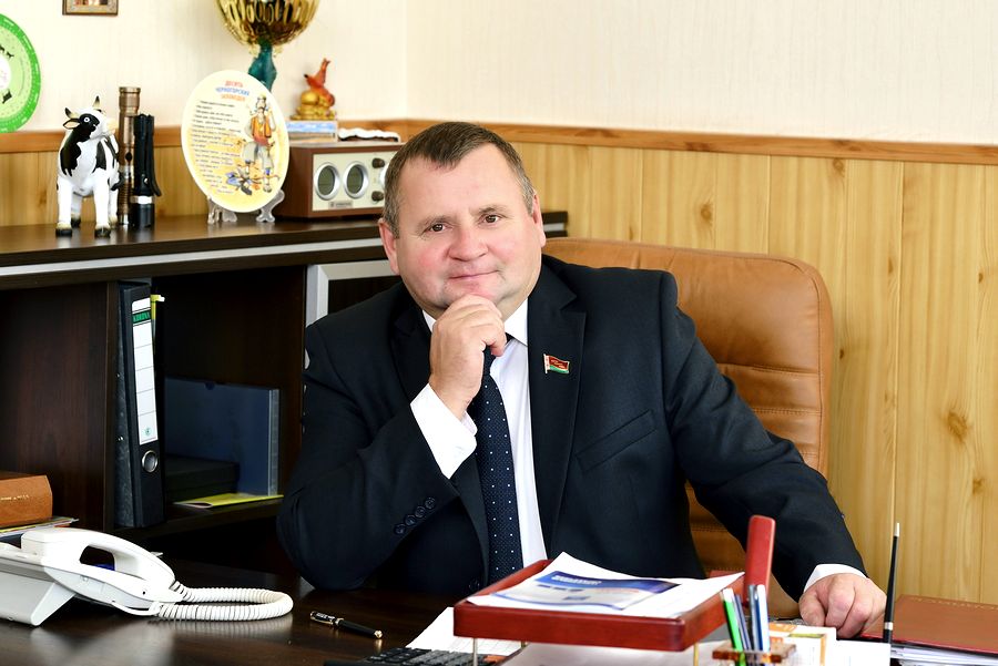 Директор ОАО «Новоселки-Лучай» Поставского района Юрий Шимчик стал лучшим нанимателем Витебской области