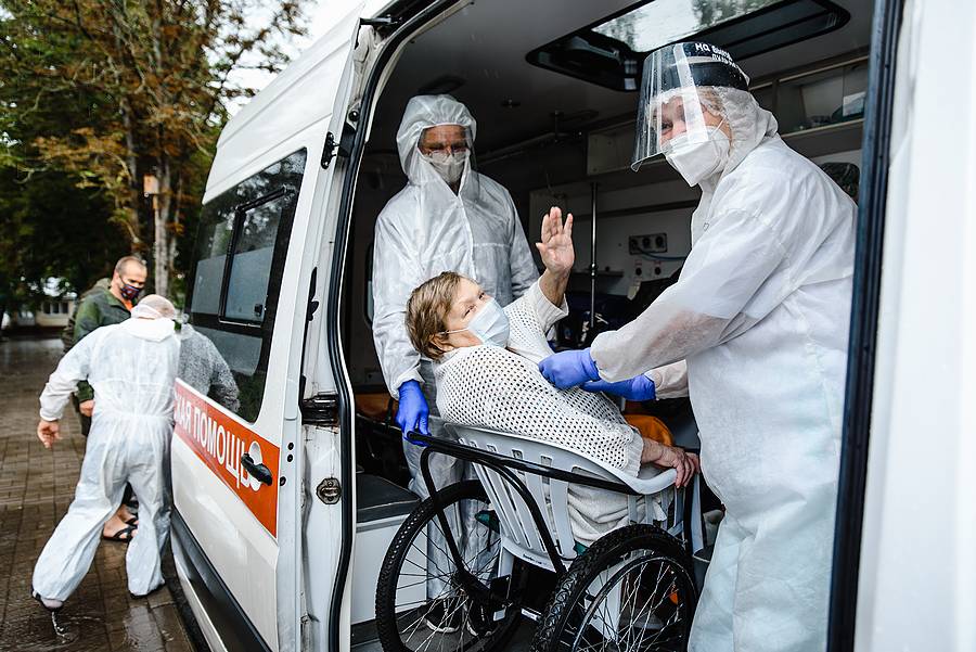 Медики Полоцка спасли жизнь 67-летней пациентки с COVID-19 после 79 дней лечения