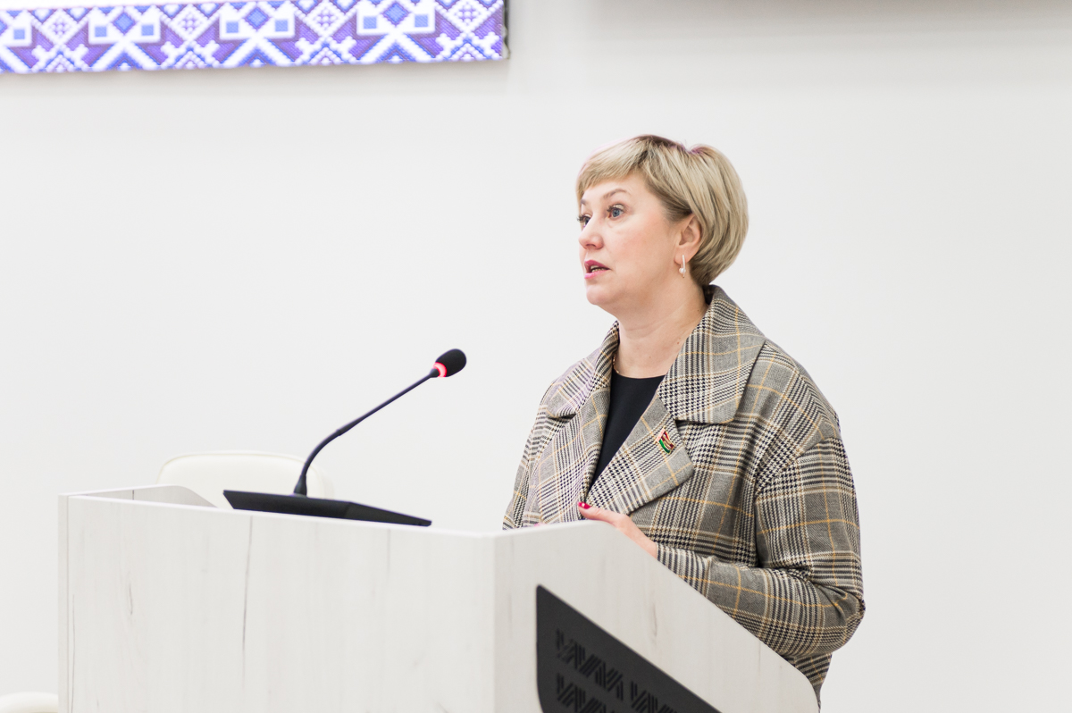 Ирина Астапенко: Электоральная кампания очень важна для страны, потому что, выбирая лидера, мы определяем пятилетний период жизни нашей страны