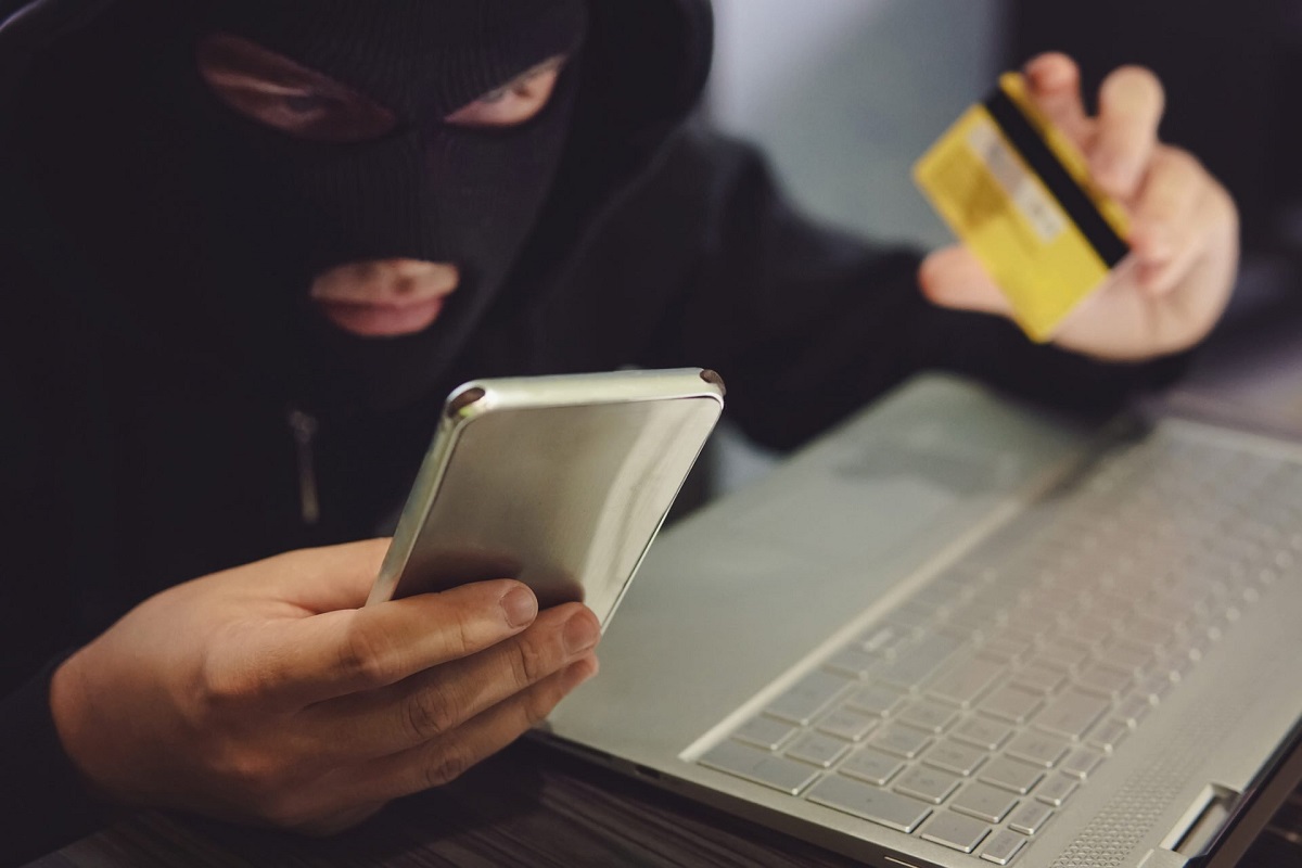 Житель Орши потерял почти 13 тысяч рублей после общения с интернет-мошенниками