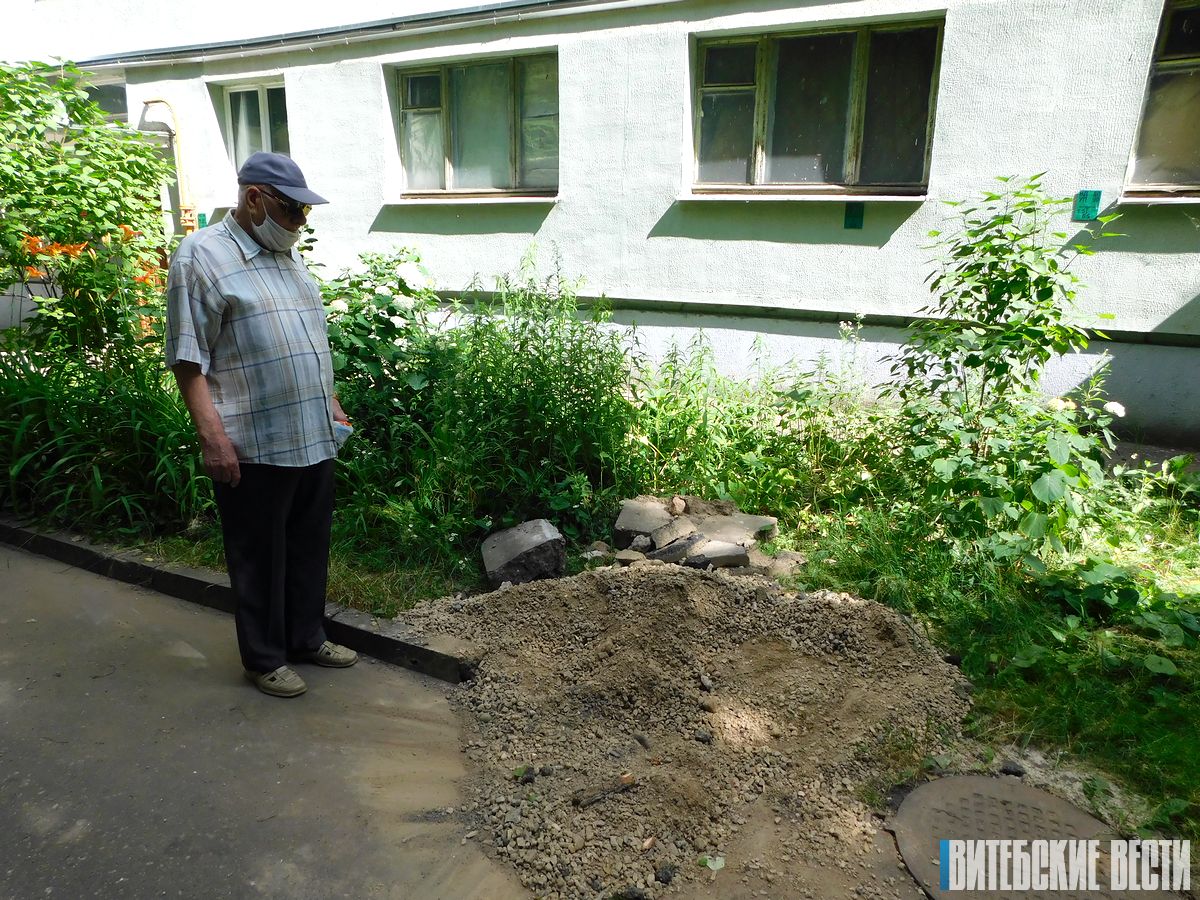 Вернуть к подъезду лавочку и привести в порядок клумбу: редакция «ВВ» помогла жителю Витебска благоустроить двор