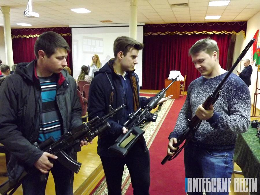 День призывника провели в 103-й отдельной гвардейской воздушно-десантной бригаде в Витебске