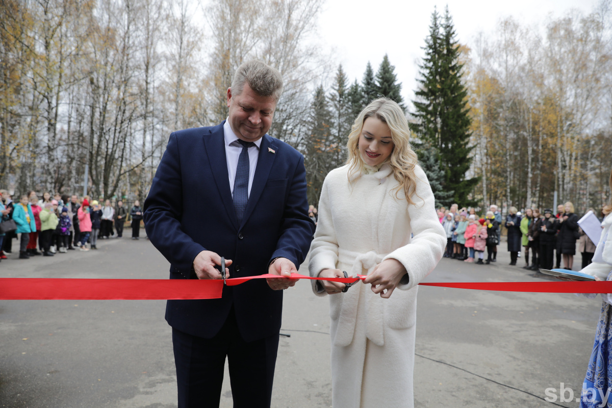 В Новополоцке состоялось торжественное открытие школы красоты