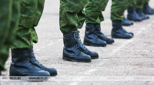 Денежное довольствие военнослужащих срочной службы возрастет более чем в два раза с 1 января