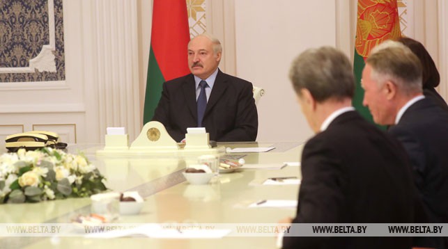 Лукашенко не видит оснований менять внешнеполитический курс Беларуси