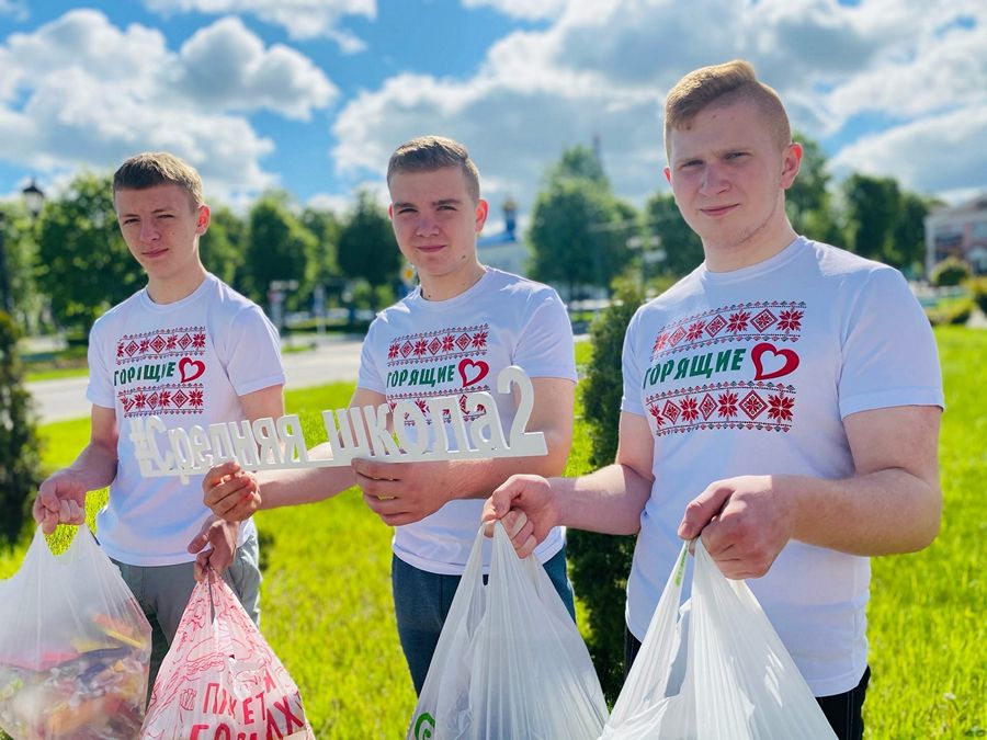 В Докшицах масштабная благотворительная акция «Все хорошее – детям» объединила взрослых и школьников
