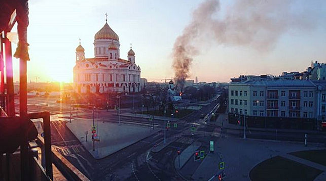 На территории храма Христа Спасителя в Москве произошел пожар
